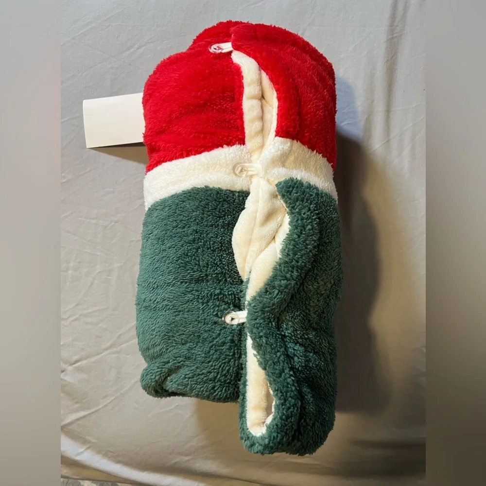 Snow Throws Gnome Holiday Blanket 45 x 60” - NWT